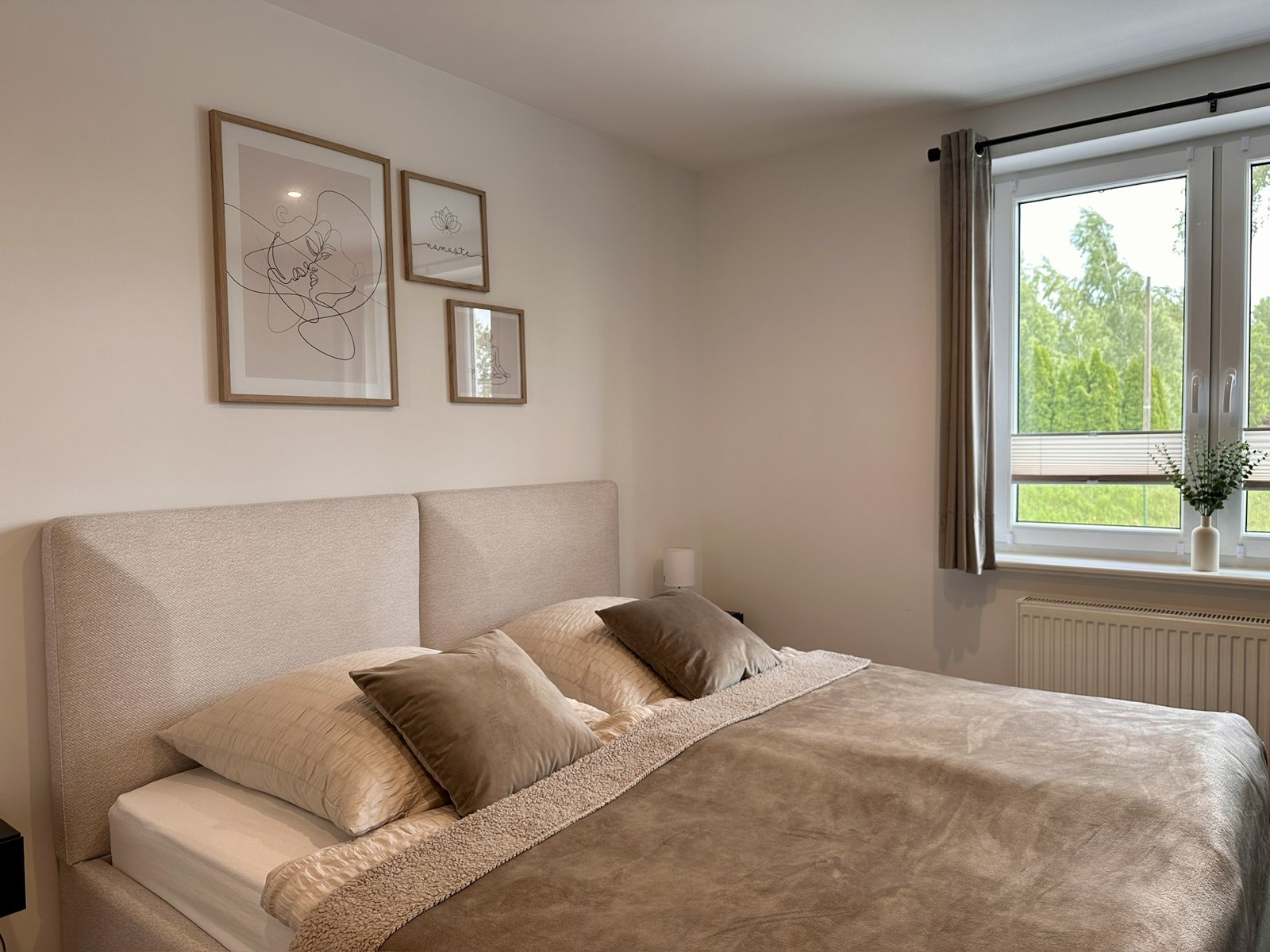 Großes Schlafzimmer